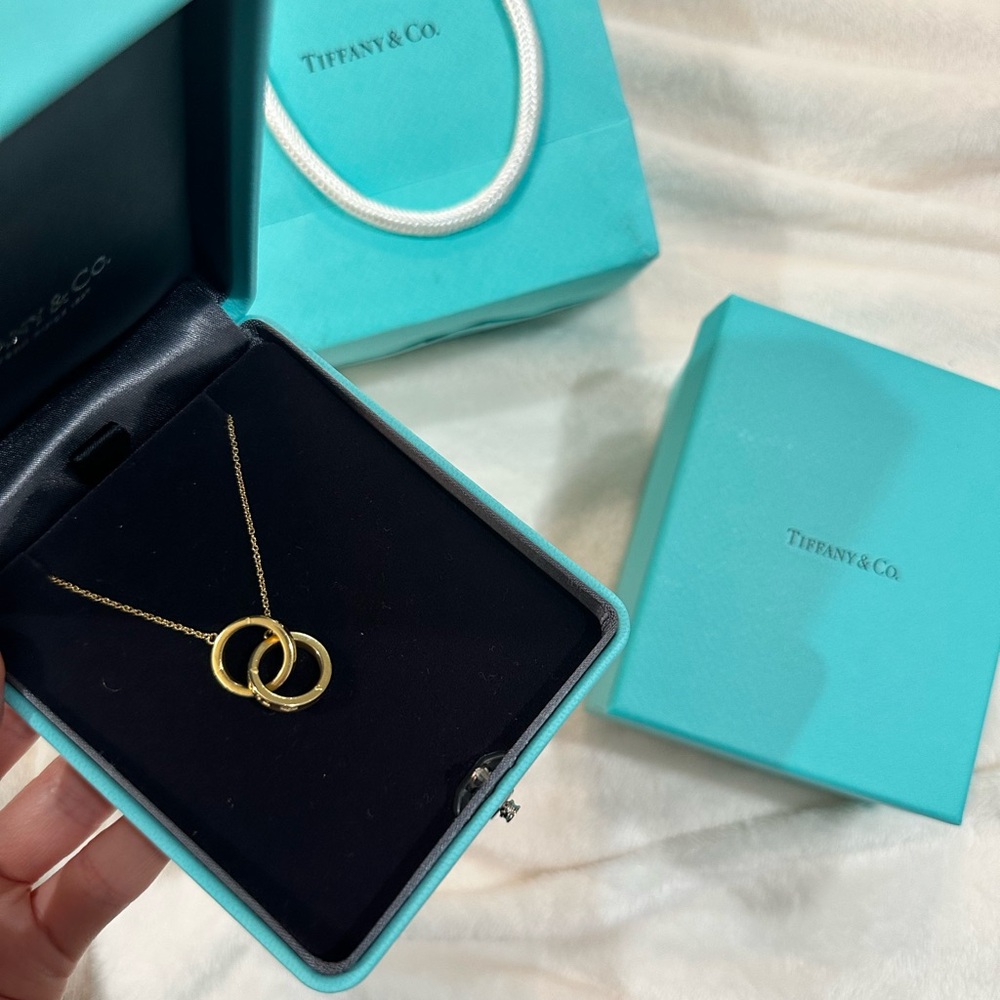Tiffany & Co. Gold Tiffany 1837®
Interlocking Circles Pendant